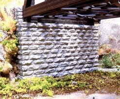 Chooch Enterprises Double Cut Stone Bridge Abutment -- Double Track 5.25 X 3.75" - HO