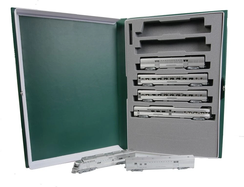 Kato Silver Streak Zephyr Train-Only Set - DCC -- Chicago, Burlington & Quincy (silver) Locoomotiv 1 Kato Silver Streak Zephyr Train-Only Set - DCC -- Chicago, Burlington & Quincy (silver) Locoomotiv