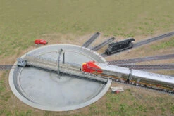 Walthers Cornerstone Motorized 110' Turntable -- 16-7/16" (41.7cm) Overall Diameter - HO